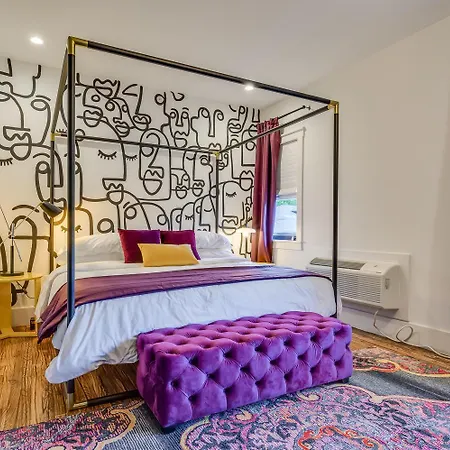 Private Suite In Historic Austin B&B - Sleeps 4